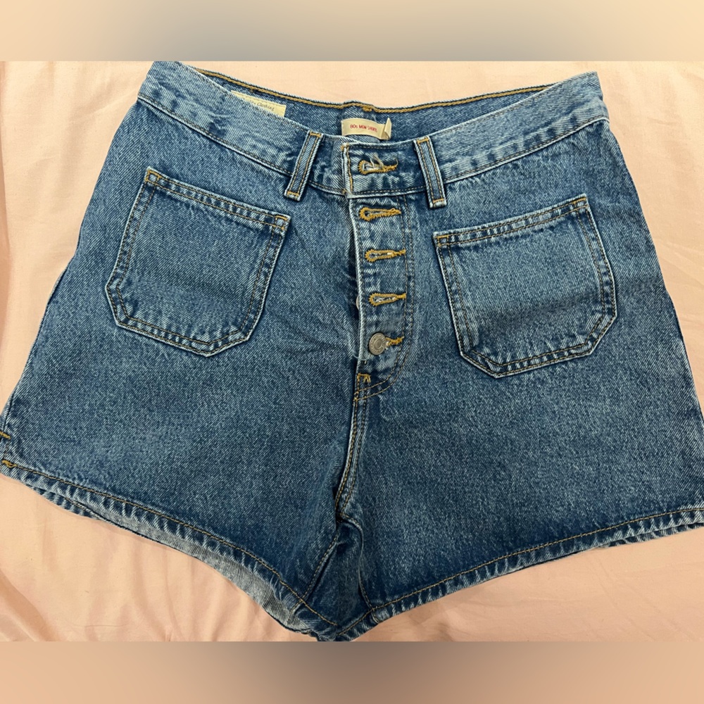 Levi’s 80s Mom Patch Pocket Women's Shorts
